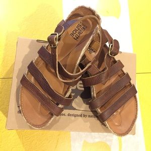 Kalso Earth Shoes Enlighten Sandal in Box